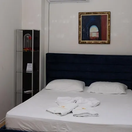 Albjona بيت ضيافة تيرانا