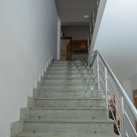 Albjona بيت ضيافة
